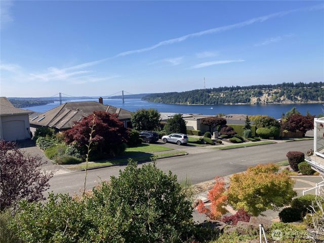 6723 N Parkview Lane, Tacoma, WA 98407