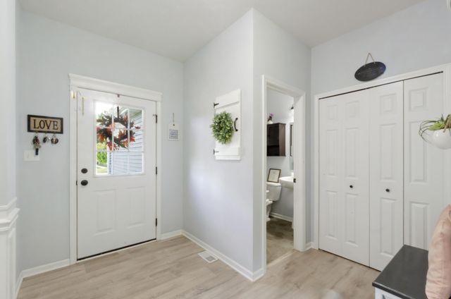 237 Cessna Drive, Chesterton, IN 46304