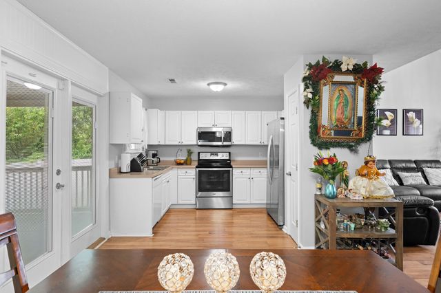 888 Pin Oak Dr, Antioch, TN 37013