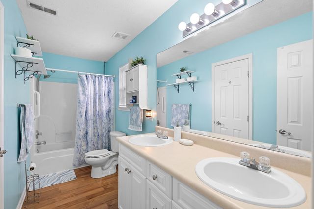 888 Pin Oak Dr, Antioch, TN 37013