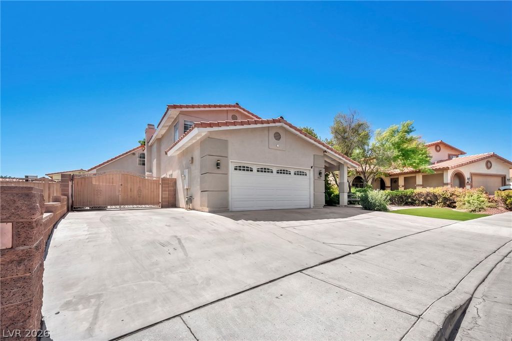 7529 West Gilmore Avenue, Las Vegas, NV 89129 — photo 3