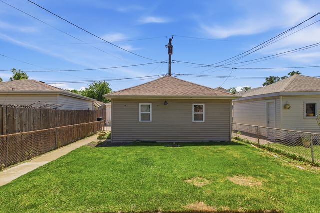 4829 W Strong Street, Chicago, IL 60630