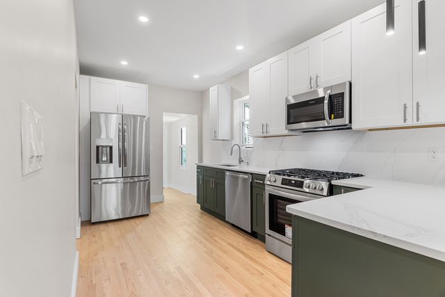 4829 W Strong Street, Chicago, IL 60630