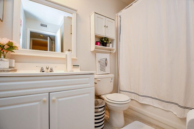 8055 Cambridge Street 22B, Houston, TX 77054