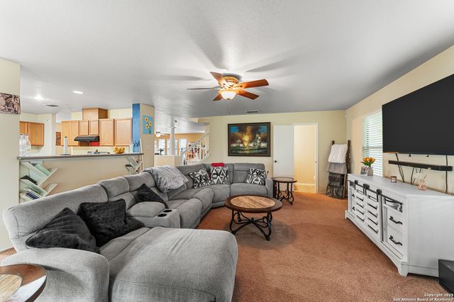 6743 Spearwood, Live Oak, TX 78233