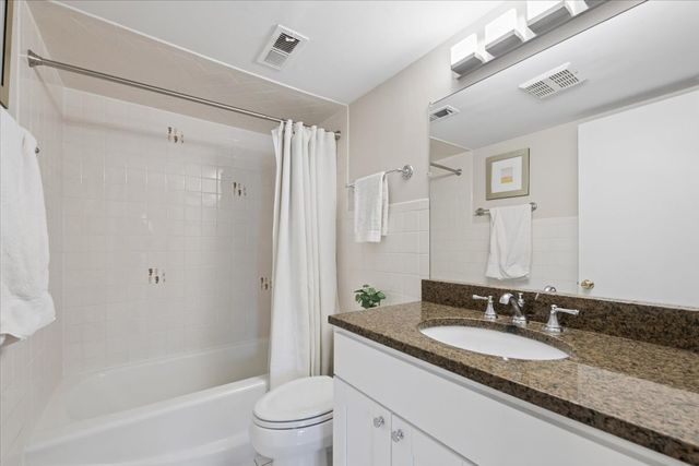 215 Marengo Avenue 3A, Forest Park, IL 60130