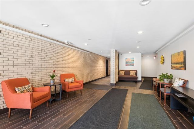 215 Marengo Avenue 3A, Forest Park, IL 60130