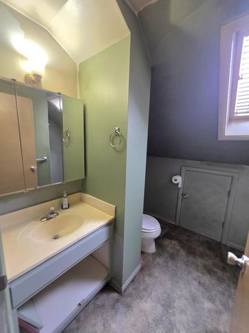 1640 N 69th STREET, Milwaukee, WI 53213