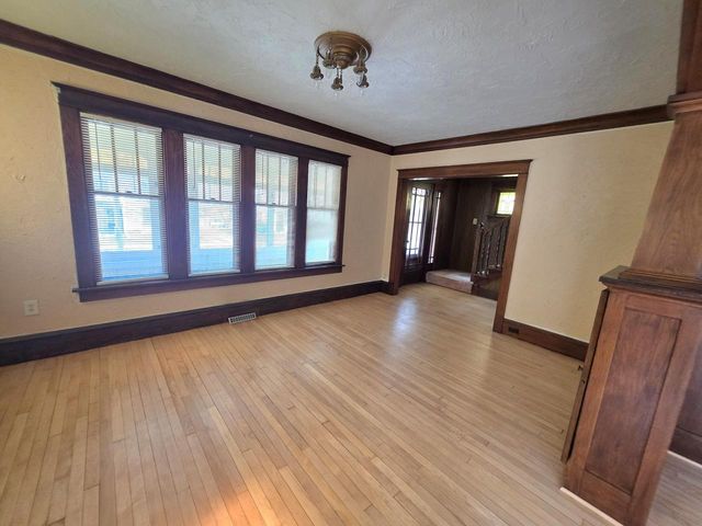 1640 N 69th STREET, Milwaukee, WI 53213