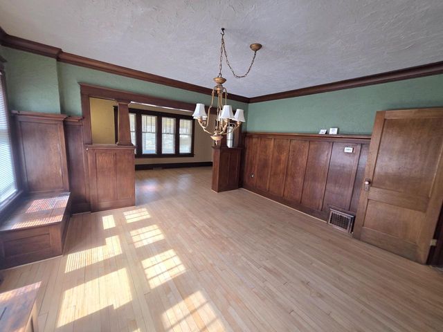 1640 N 69th STREET, Milwaukee, WI 53213