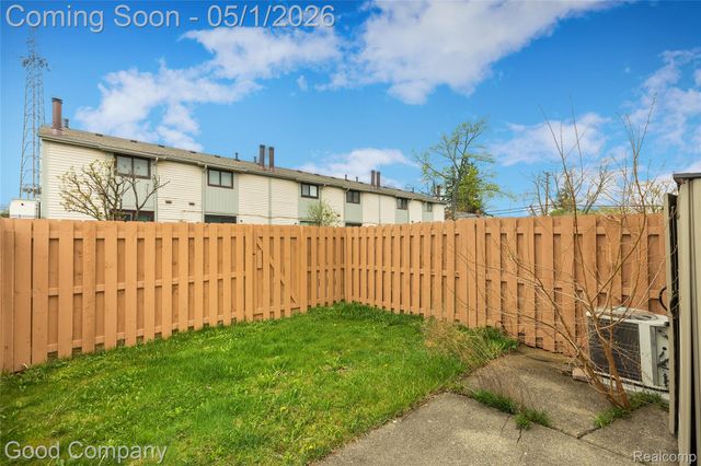 2451 Samoset Road, Royal Oak, MI 48073