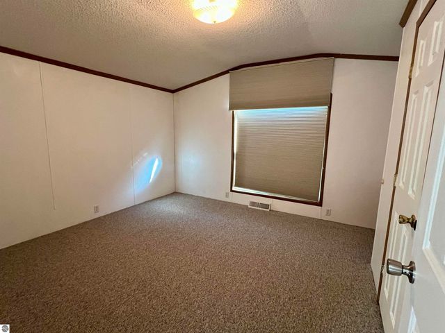 1404 S Taxiway Delta, Lake City, MI 49651