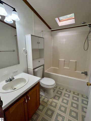 1404 S Taxiway Delta, Lake City, MI 49651