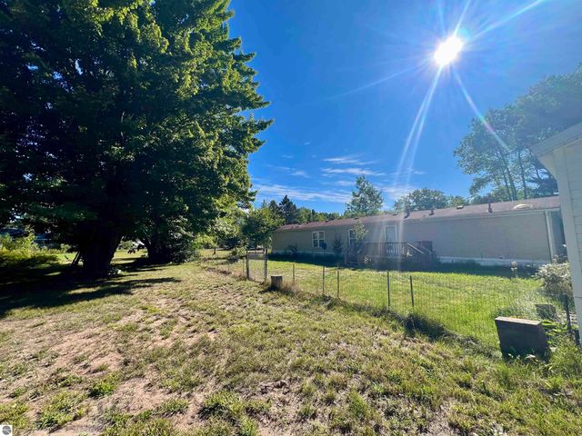 1404 S Taxiway Delta, Lake City, MI 49651