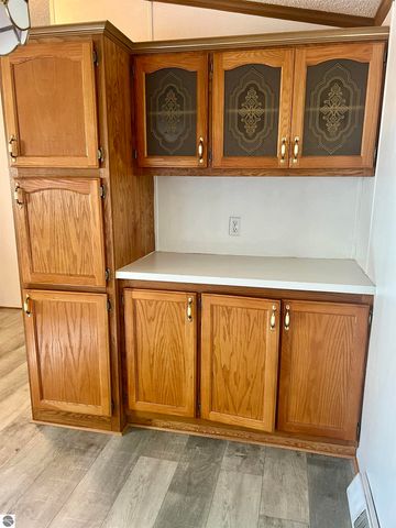 1404 S Taxiway Delta, Lake City, MI 49651