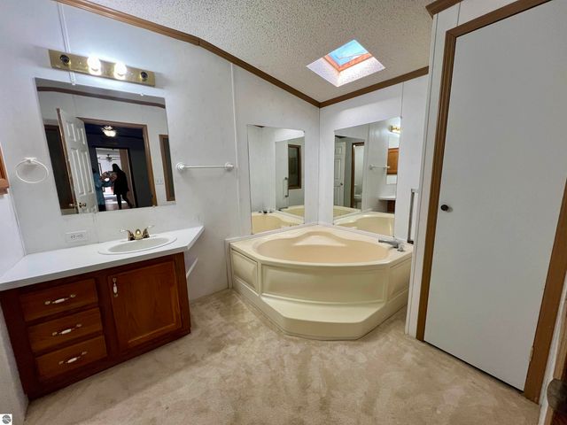 1404 S Taxiway Delta, Lake City, MI 49651