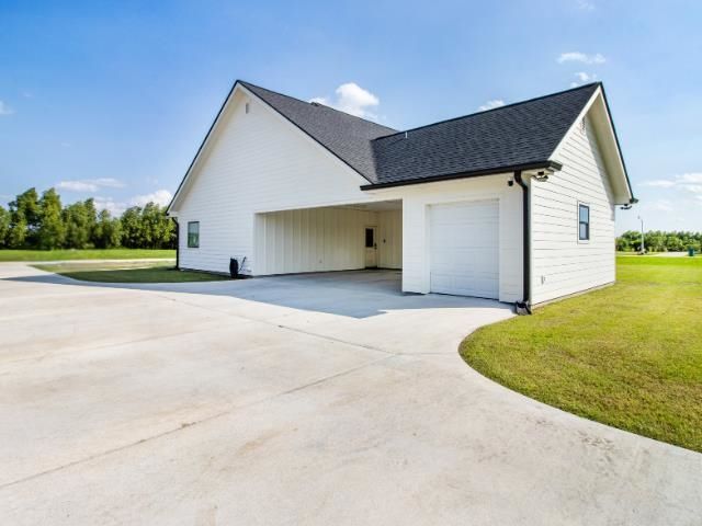 265 Bouverans Circle, Lockport, LA 70374