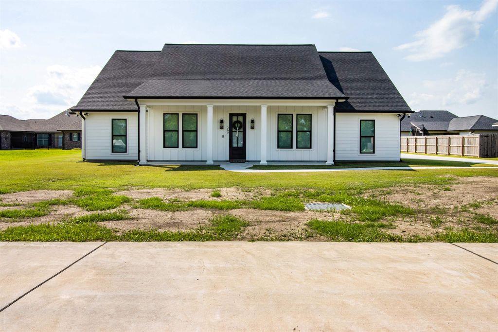 265 Bouverans Circle, Lockport, LA 70374