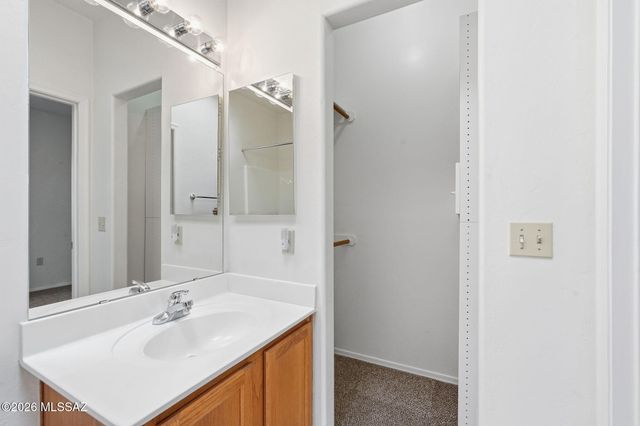 996 W Vía De La Fonda, Green Valley, AZ 85614