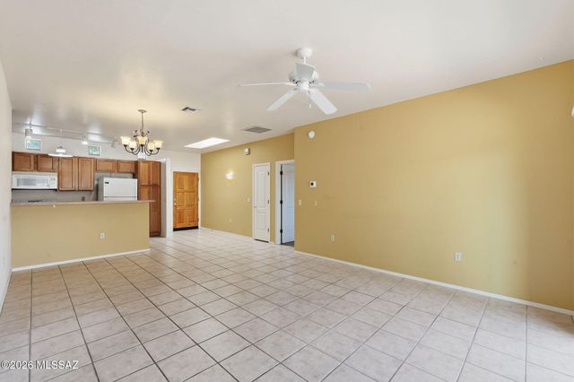 996 W Vía De La Fonda, Green Valley, AZ 85614