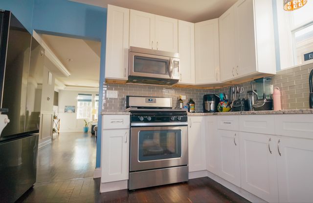 6222 W Henderson Street, Chicago, IL 60634