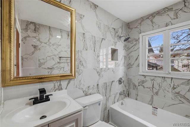 6 Palos Place, Buffalo, NY 14215