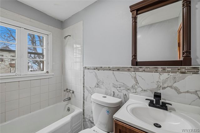 6 Palos Place, Buffalo, NY 14215