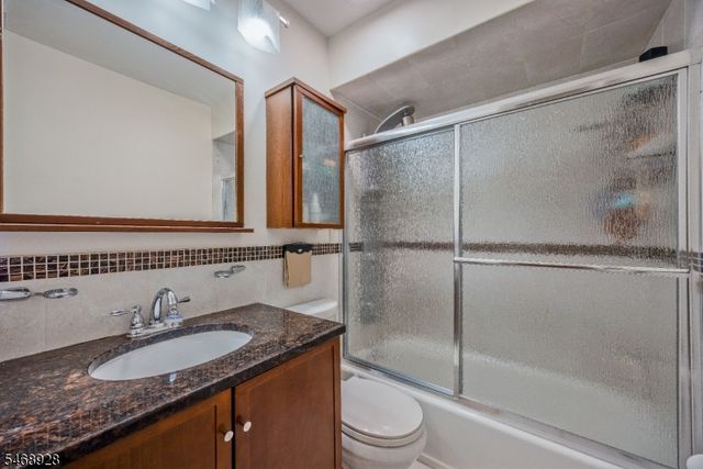 700 Schuyler Ave D24 D24, Kearny Town, NJ 07032