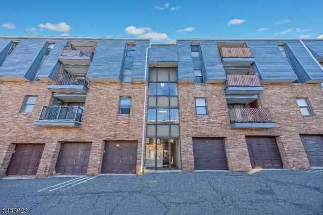 700 Schuyler Ave D24 D24, Kearny Town, NJ 07032
