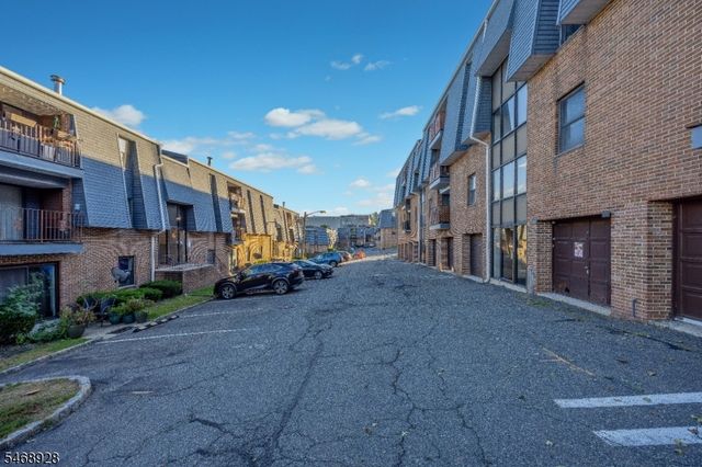 700 Schuyler Ave D24 D24, Kearny Town, NJ 07032