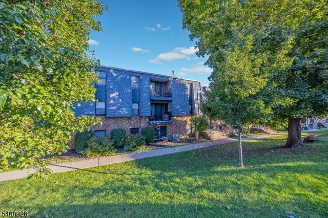 700 Schuyler Ave D24 D24, Kearny Town, NJ 07032
