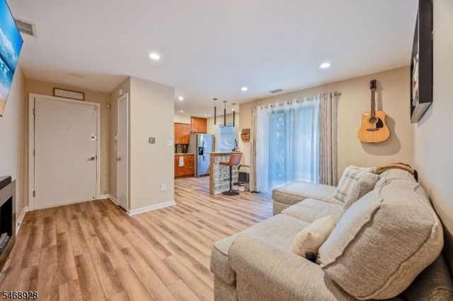 700 Schuyler Ave D24 D24, Kearny Town, NJ 07032