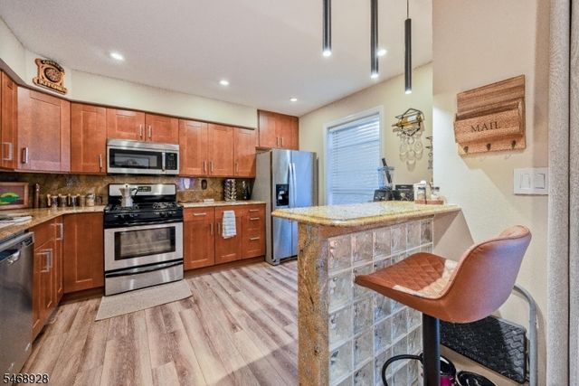700 Schuyler Ave D24 D24, Kearny Town, NJ 07032