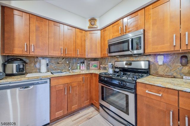 700 Schuyler Ave D24 D24, Kearny Town, NJ 07032