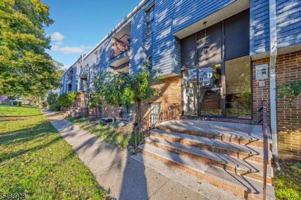 700 Schuyler Ave D24 D24, Kearny Town, NJ 07032 — photo 2