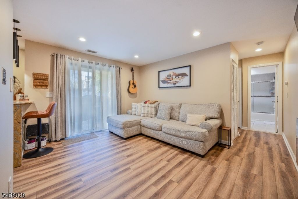 700 Schuyler Ave D24 D24, Kearny Town, NJ 07032 — photo 3