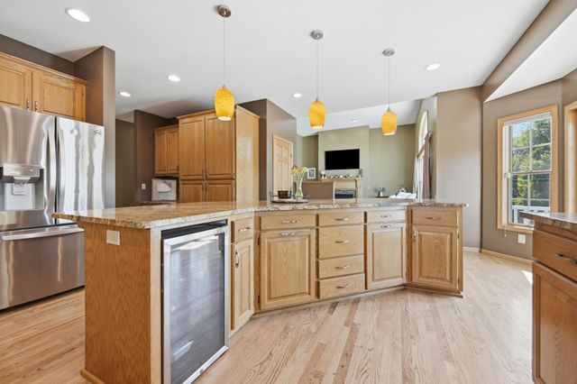 923 Cloverleaf Circle, Hudson, WI 54016