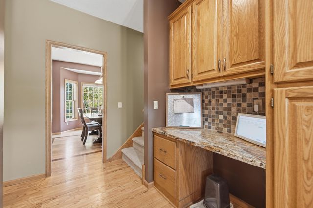 923 Cloverleaf Circle, Hudson, WI 54016