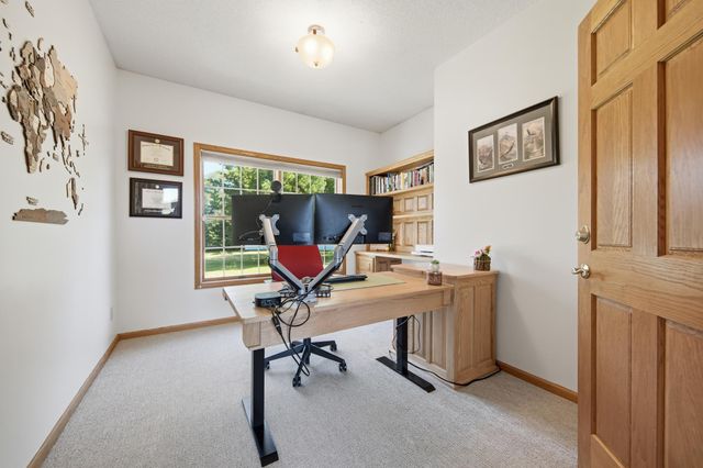 923 Cloverleaf Circle, Hudson, WI 54016