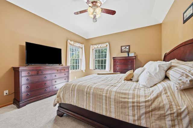 923 Cloverleaf Circle, Hudson, WI 54016