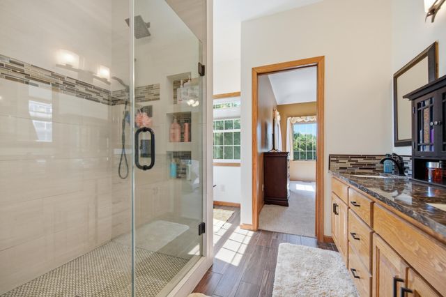 923 Cloverleaf Circle, Hudson, WI 54016
