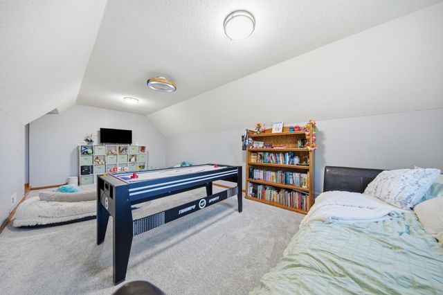 923 Cloverleaf Circle, Hudson, WI 54016