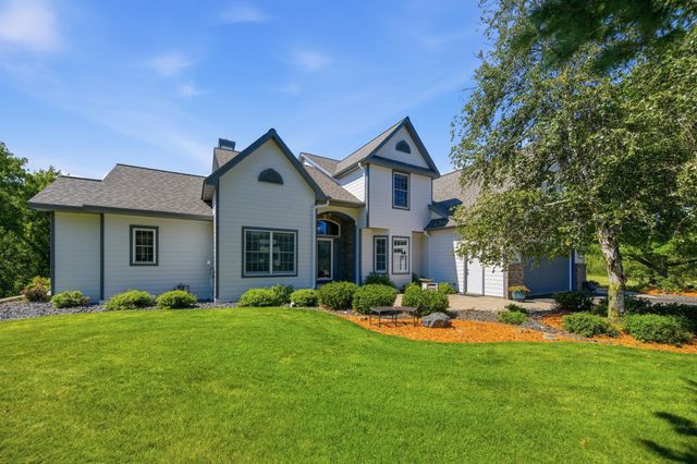 923 Cloverleaf Circle, Hudson, WI 54016