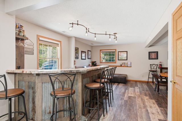 923 Cloverleaf Circle, Hudson, WI 54016