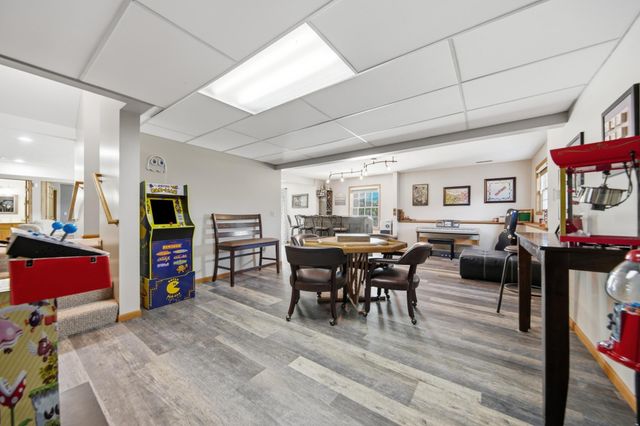 923 Cloverleaf Circle, Hudson, WI 54016