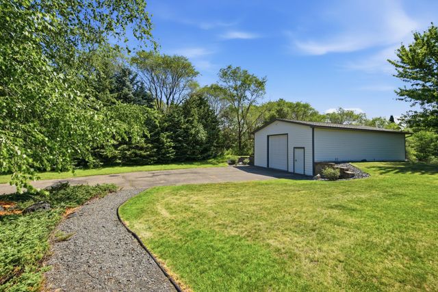 923 Cloverleaf Circle, Hudson, WI 54016