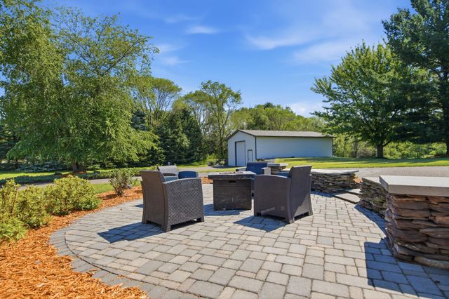 923 Cloverleaf Circle, Hudson, WI 54016
