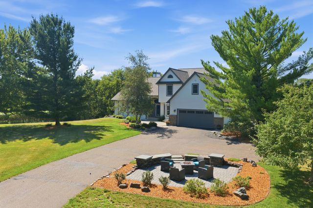 923 Cloverleaf Circle, Hudson, WI 54016