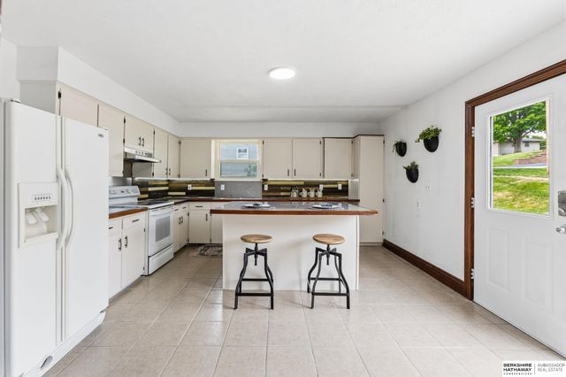 202 N Molley Street, Bennington, NE 68007