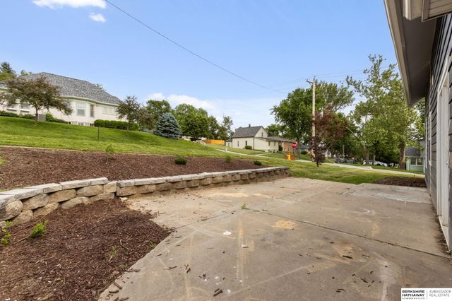 202 N Molley Street, Bennington, NE 68007